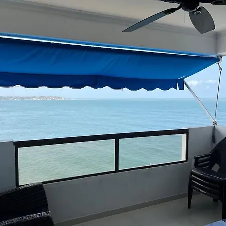 Cozy Beachfront Apt Great Views Apartment Cartagena