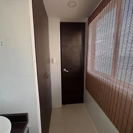 Cozy Beachfront Apt Great Views