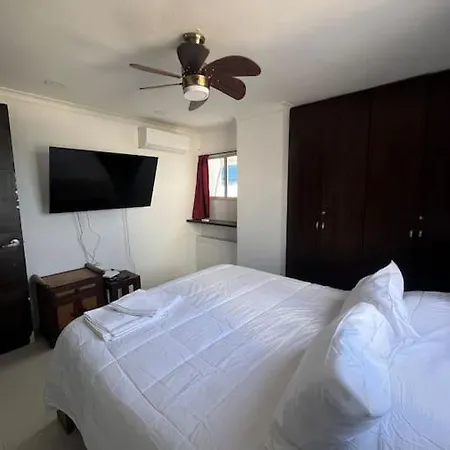 Cozy Beachfront Apt Great Views *