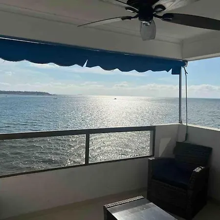 Cozy Beachfront Apt Great Views *