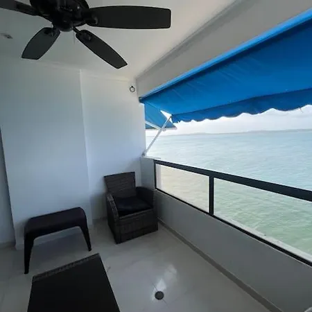Cozy Beachfront Apt Great Views Cartagena